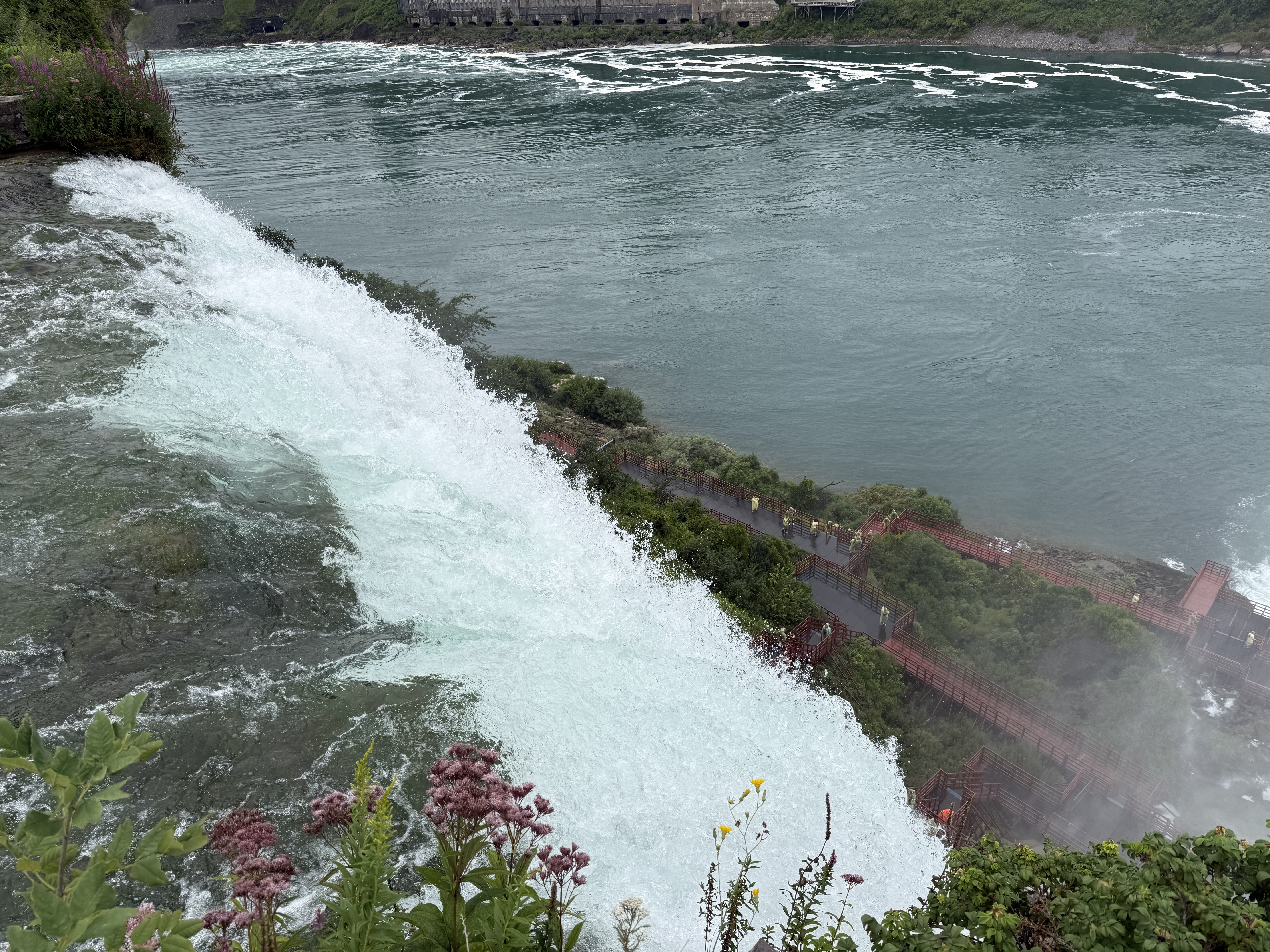 Bridal Falls and Cave of the Winds paths
