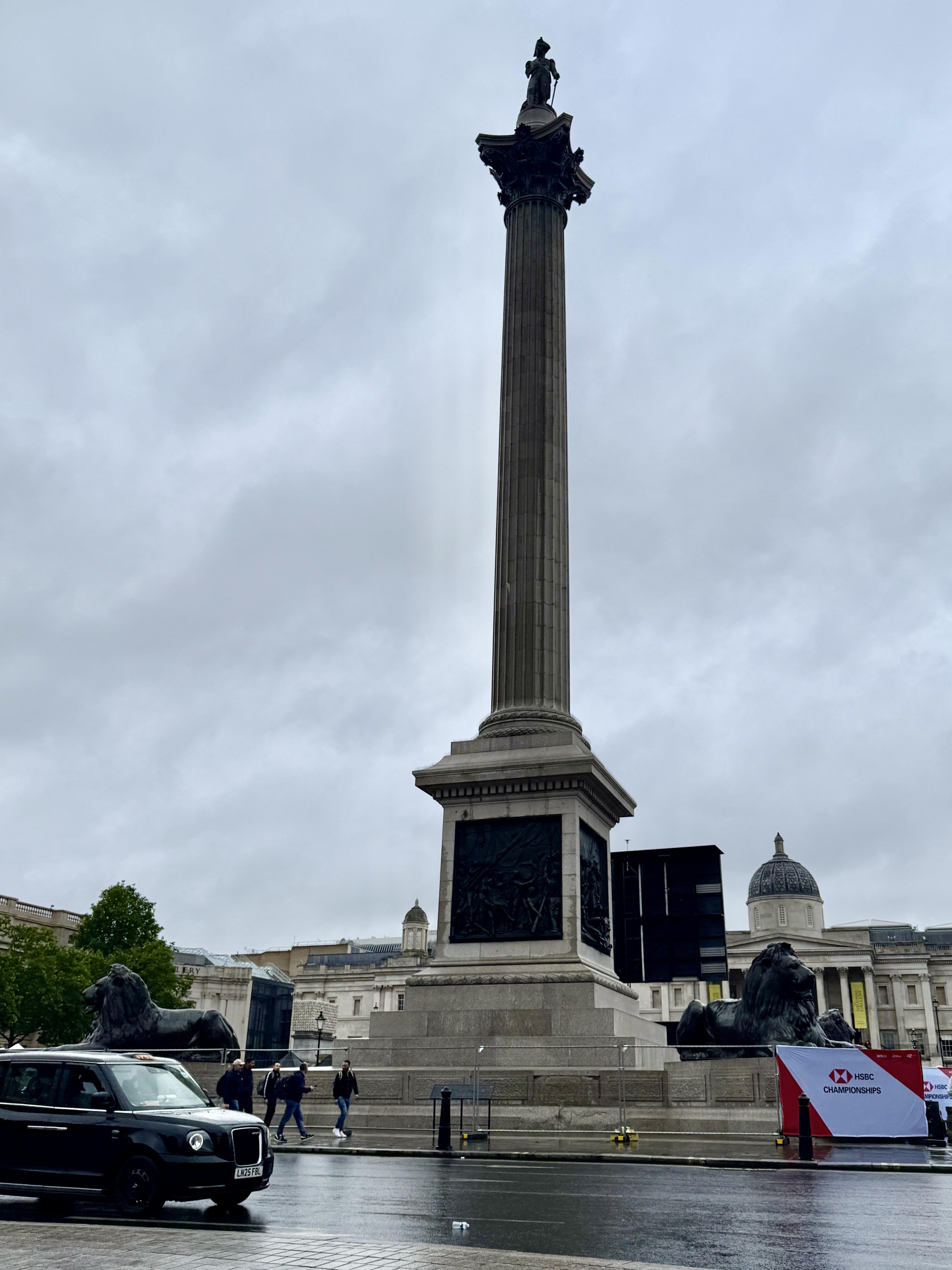 Nelson's statue at Trafalgar Square