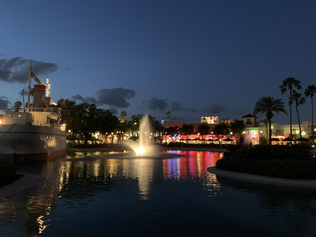 Hollywood Studios lagoon