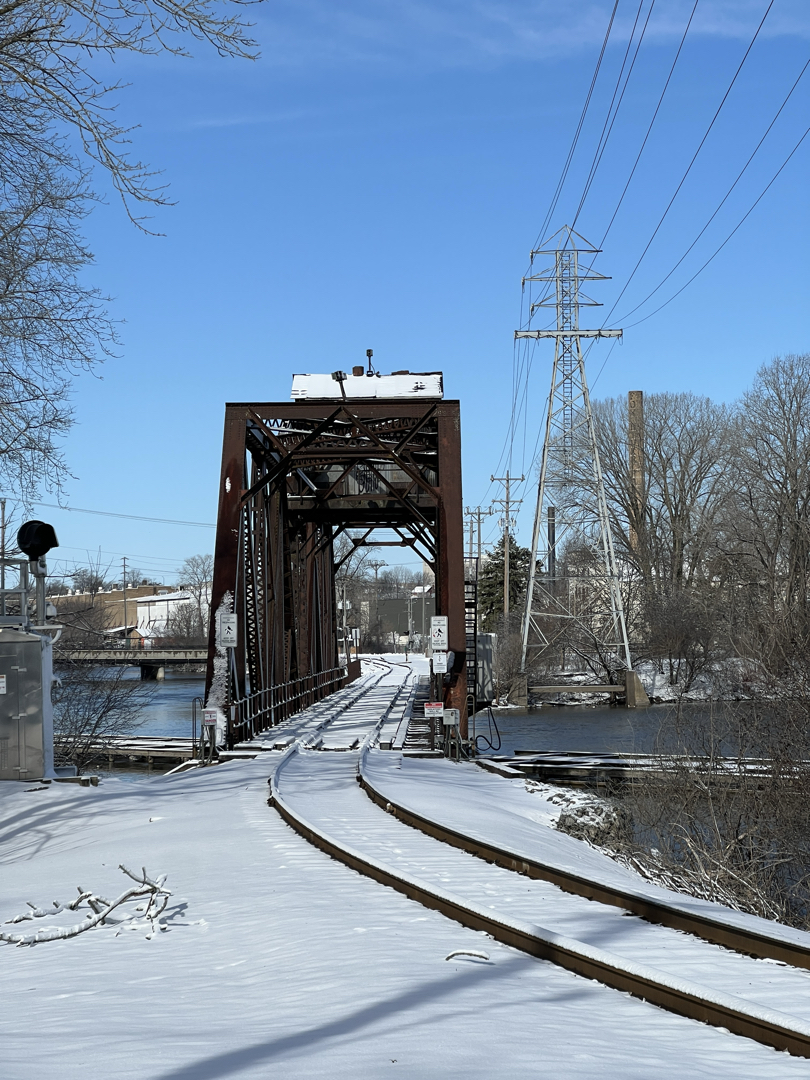 Pivoting railroad bridge on the Fox River lock