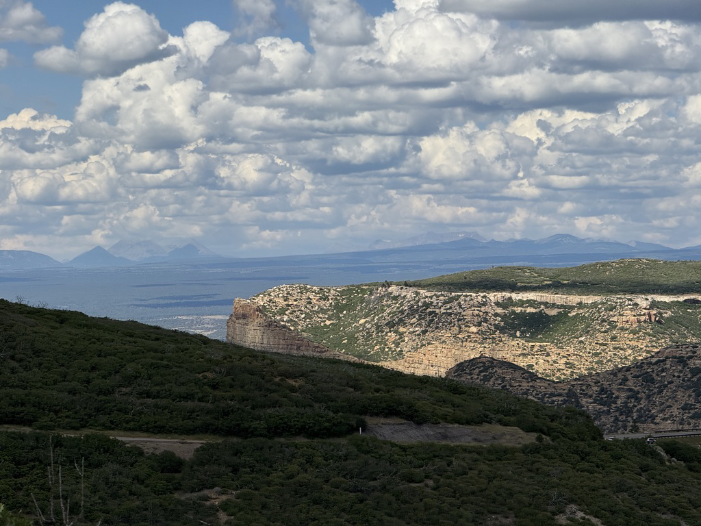 Sandstone cuestas, plains and rocky peaks